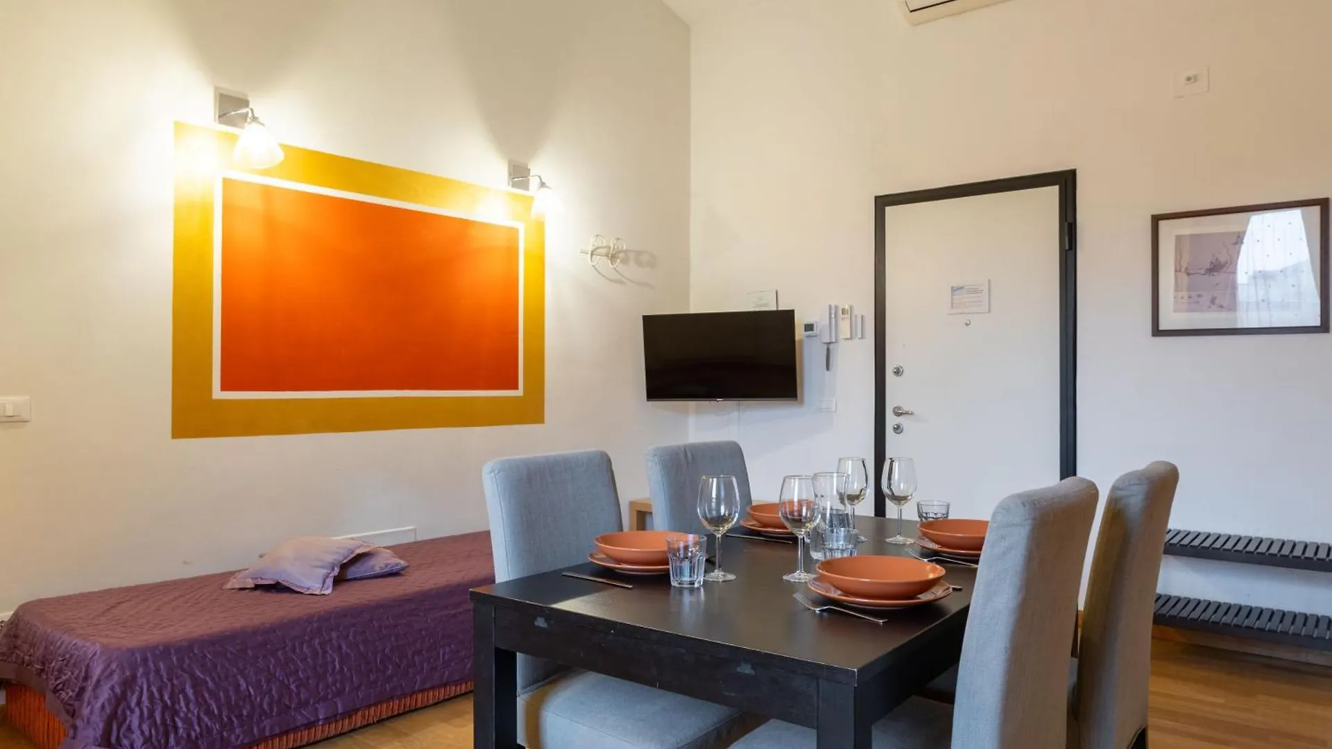 Sant'Ambrogio Apartments - Raffaello Florence 0*,  Italy